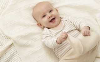 Схема первого прикорма по Комаровскому при грудном вскармливании: правила введения и подробные таблицы по месяцам