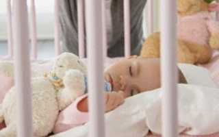 Несколько хитростей, которые помогут приучить ребёнка спать в своей кроватке