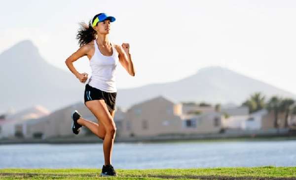 Девушка на пробежке