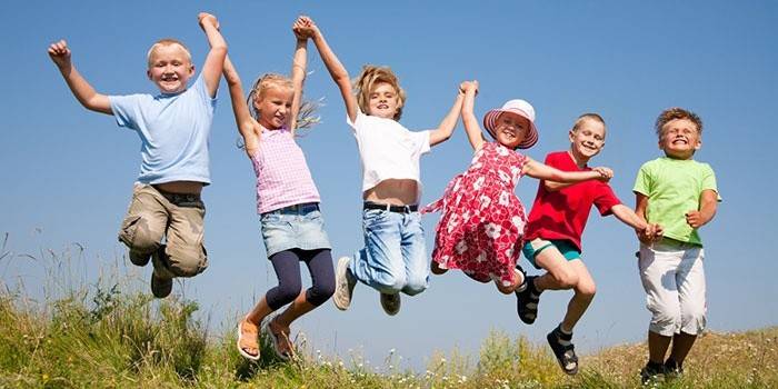 Шестеро детей